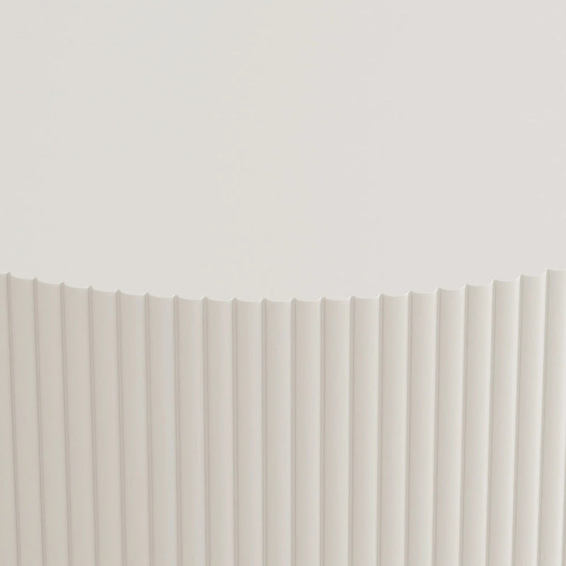 Table basse ronde moderne Blanche / Noire avec motif rayé en relief et rangement ouvert à 2 niveaux, 80 cm