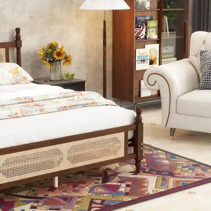 Lit plateforme queen en bois de pin rustique noyer avec tête et pied de lit en rotin tressé, rangement sous le lit, 2 personnes
