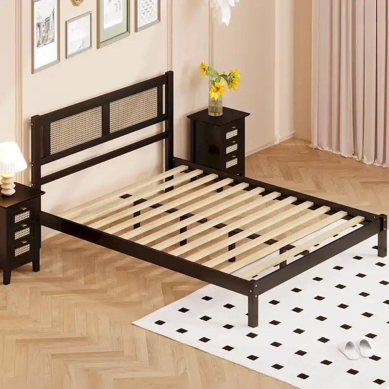Lit plateforme en rotin naturel noir/blanc avec lattes en bois, style bohème, grand lit/très grand lit, 2 personnes