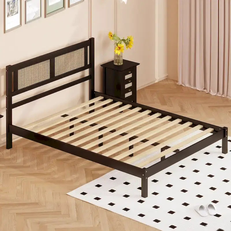 Lit plateforme en rotin naturel noir/blanc avec lattes en bois, style bohème, grand lit/très grand lit, 2 personnes
