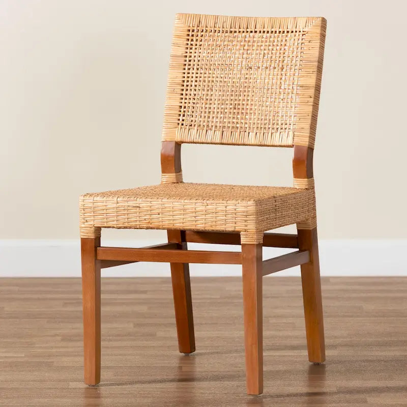 Chaise de salle à manger Bohème en Rotin Brun Naturel / Noyer et Bois d'Acajou, avec Dossier Carré et Pieds Inclinés, 1 place