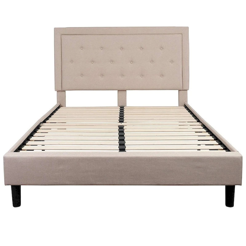 Cadre de lit plateforme Queen tapissé beige avec tête de lit capitonnée et garniture cloutée, 15 lattes de bois, 1 personne
