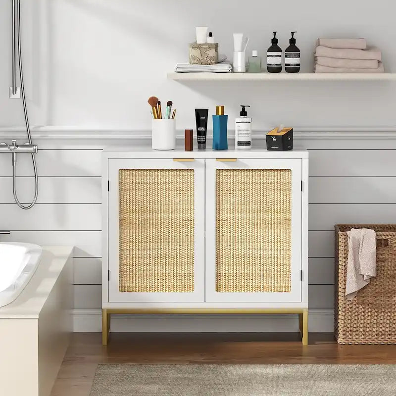 Buffet de ferme blanc avec portes en rotin naturel, base en métal doré et 2 compartiments de rangement, 80 cm